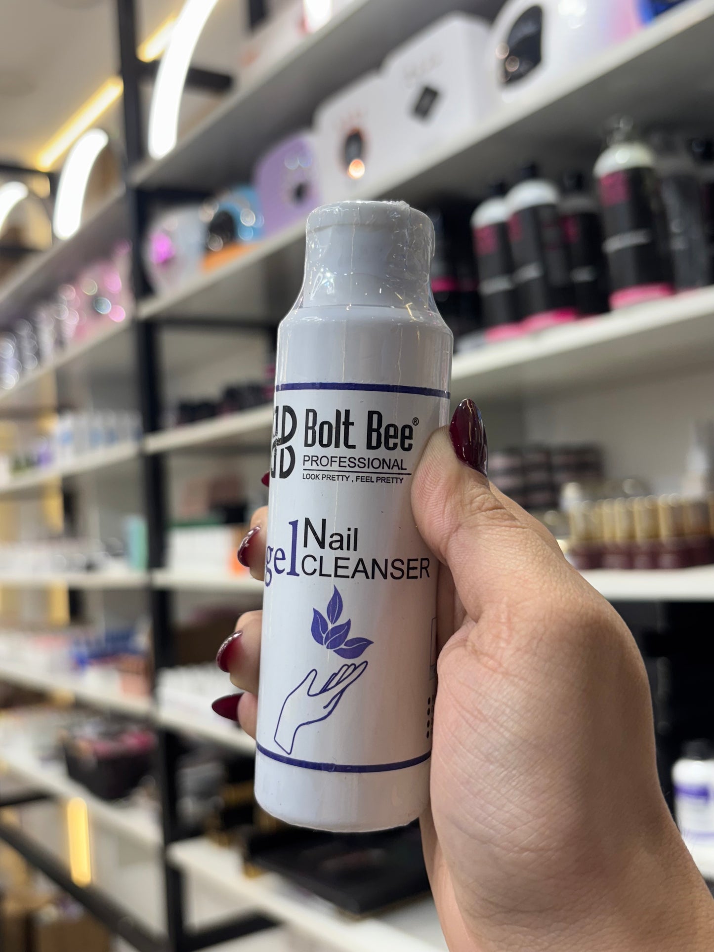 Nail get clearser (bolt bee)