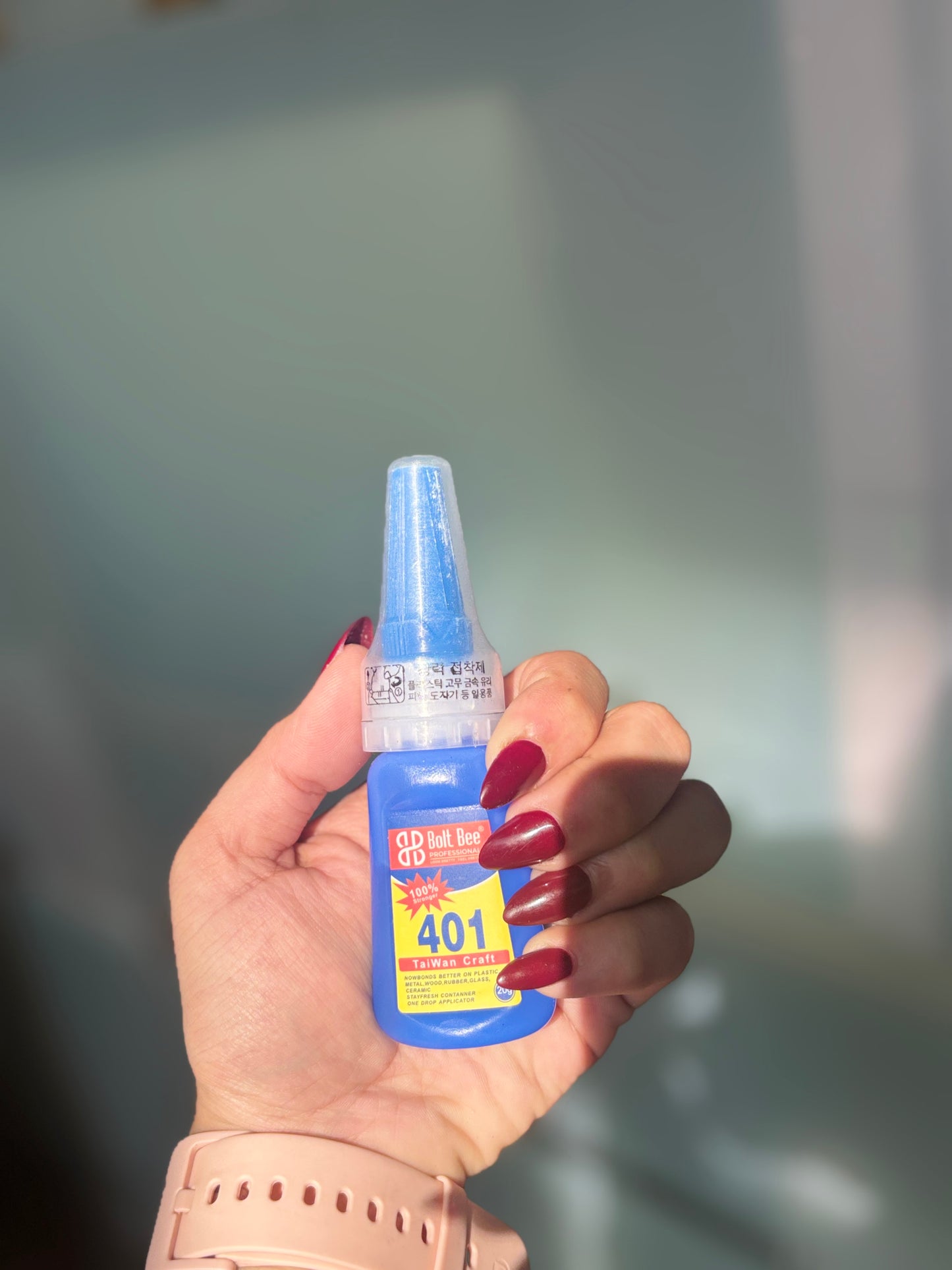 Bolt bee Glue (401)