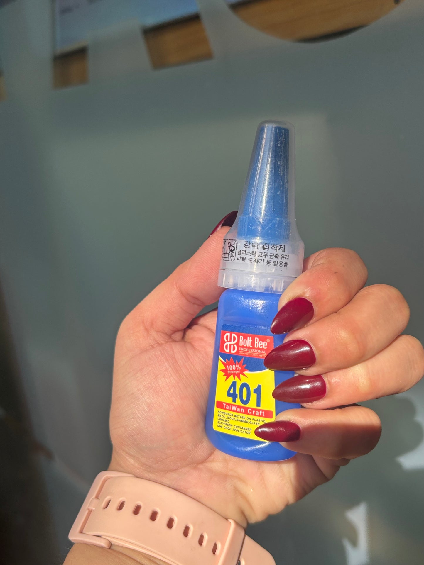 Bolt bee Glue (401)