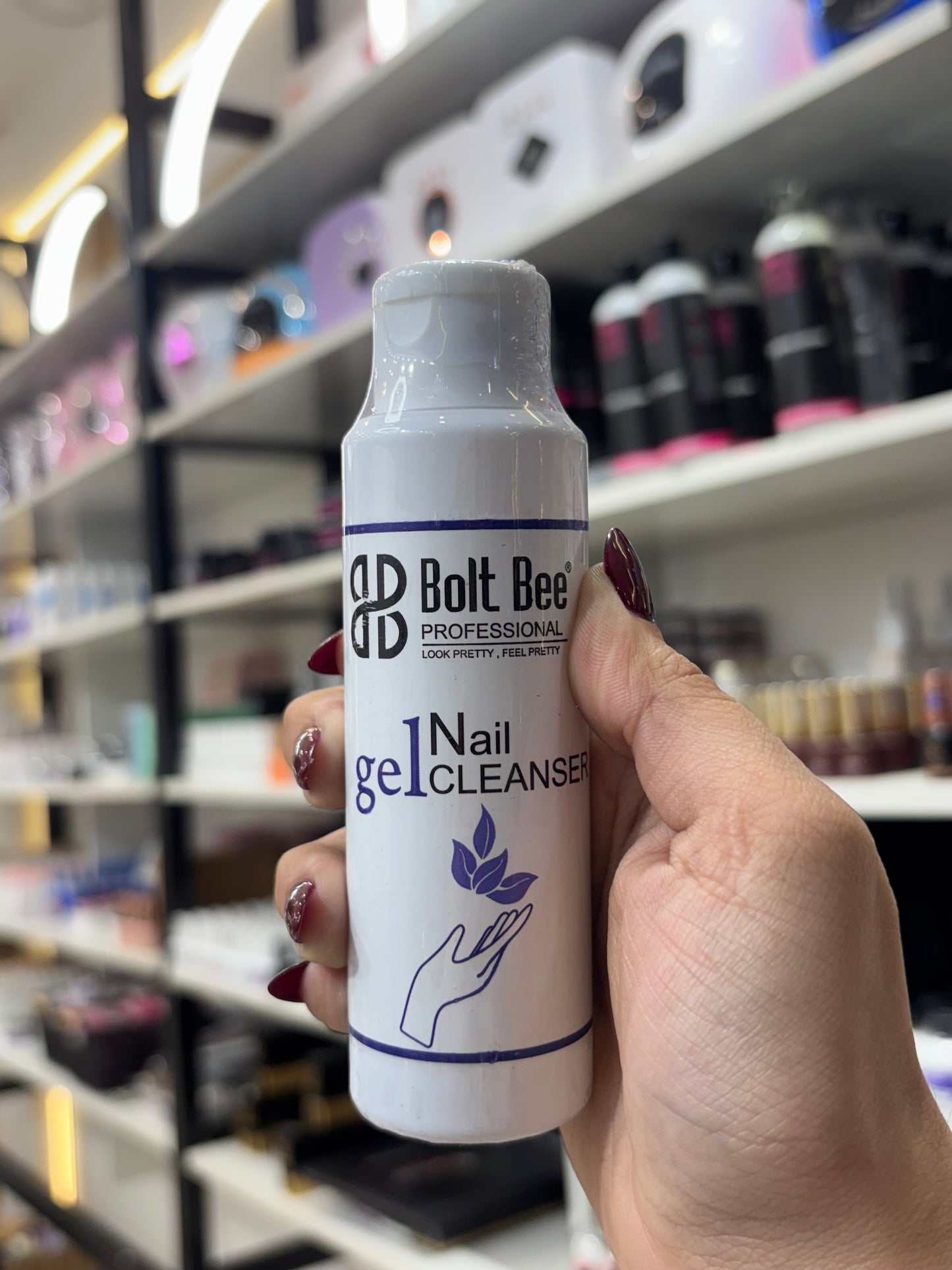 Nail get clearser (bolt bee)